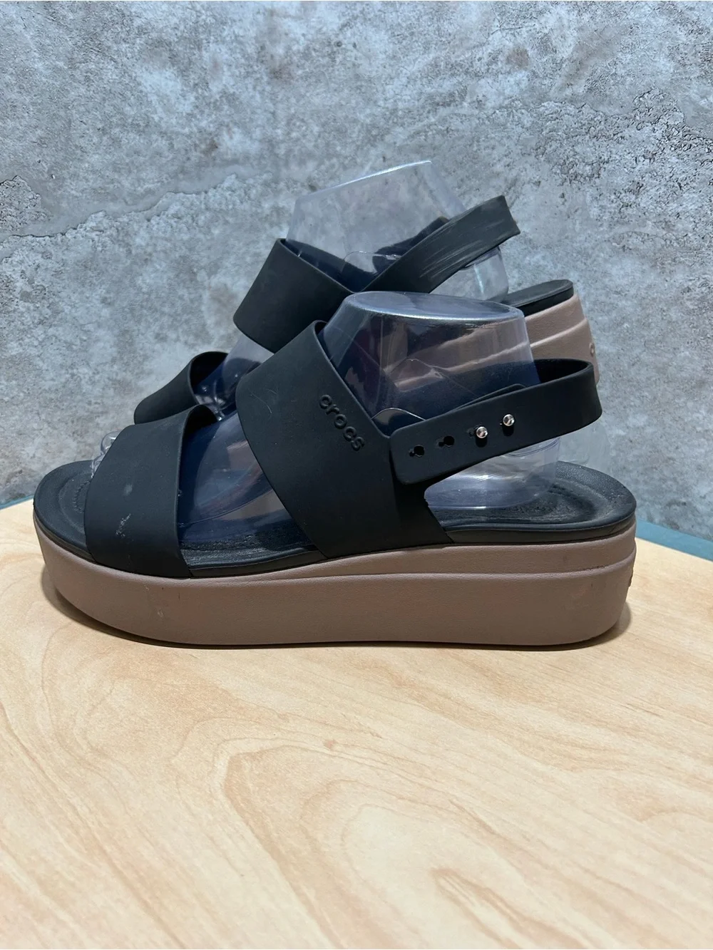 Crocs Brooklyn Low Wedge Sandals women’s size 11